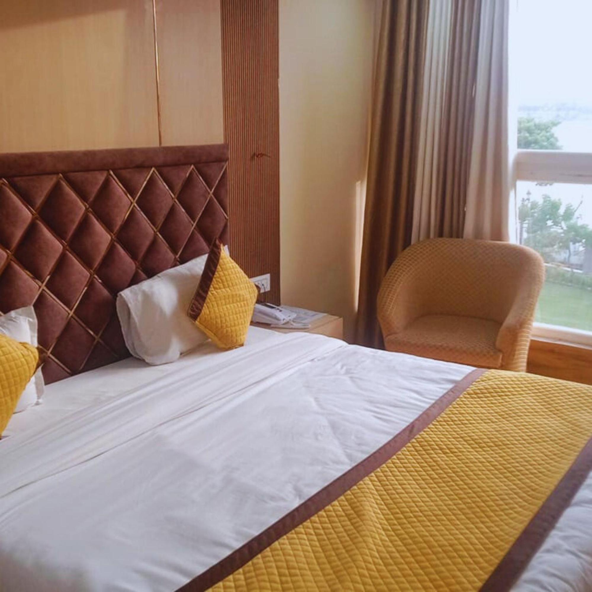 Hotel Lake View Grand Lucknow Exterior photo
