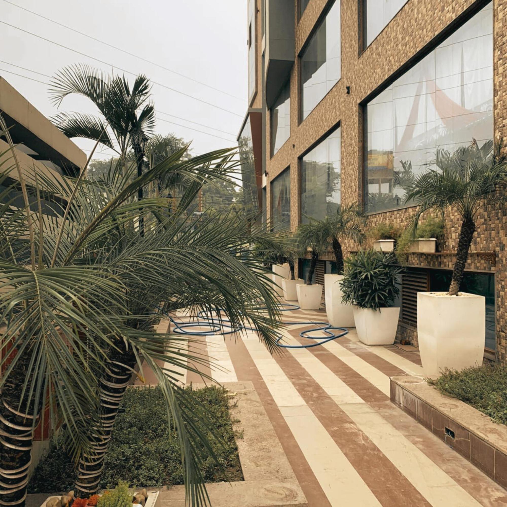 Hotel Lake View Grand Lucknow Exterior photo