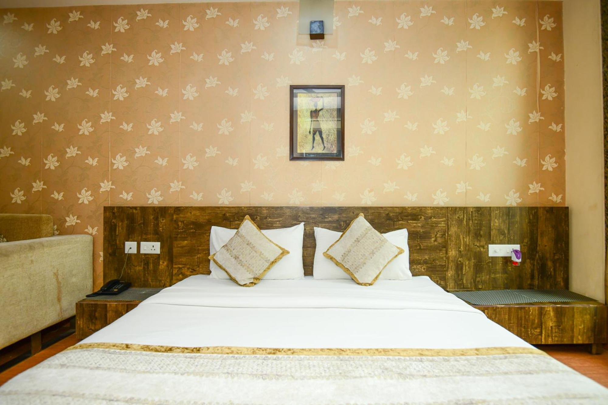 Hotel Lake View Grand Lucknow Exterior photo